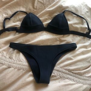 Triangl navy bikini
